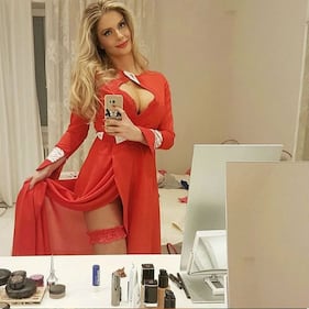Francesca Cipriani: lato B e sexy lingerie sui social 10