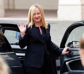 Giorgia Meloni a bordo dell'auto lascia il Quirinale 9