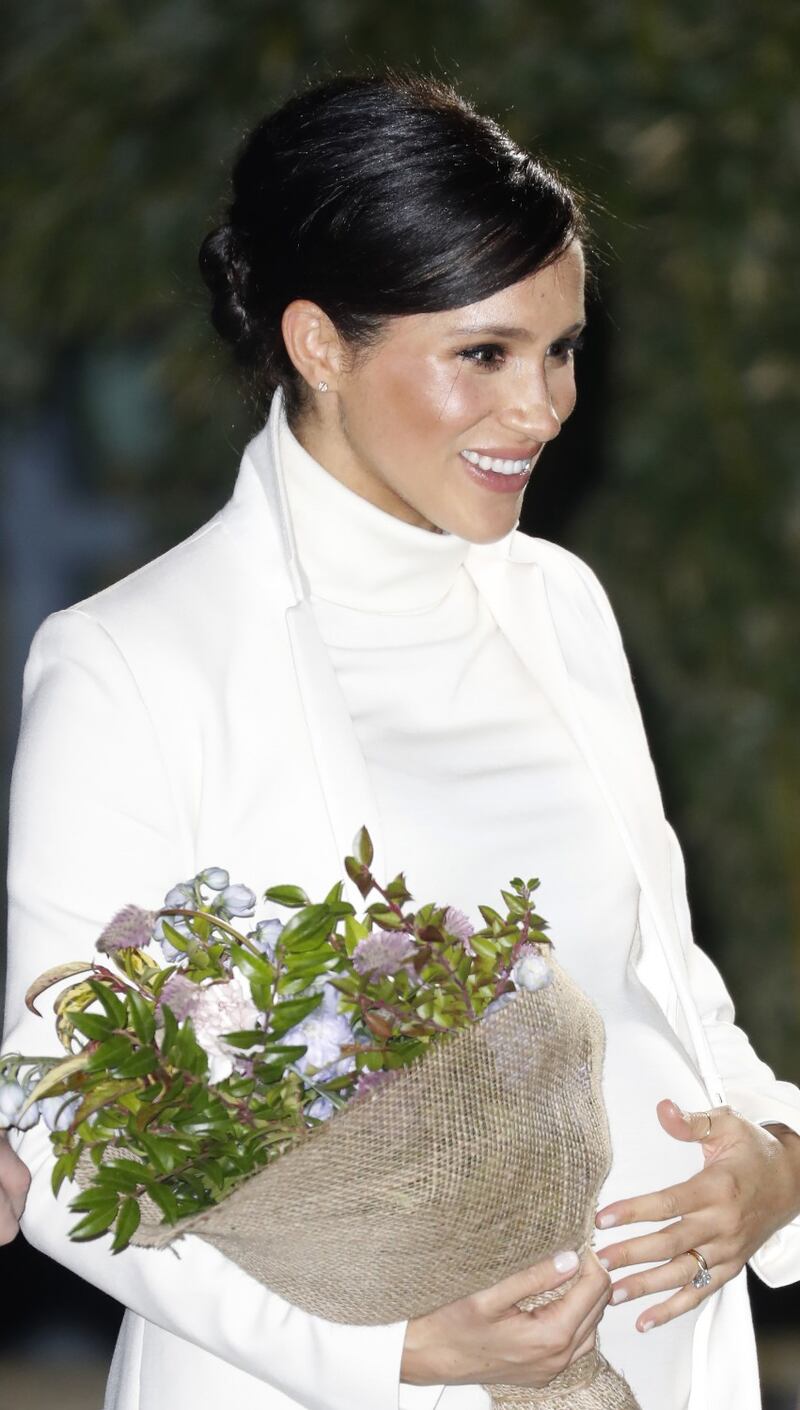 Meghan Markle chic in bianco: foto 9