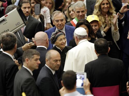 L'incontro in aula Nervi tra il Papa ed Emma Bonino