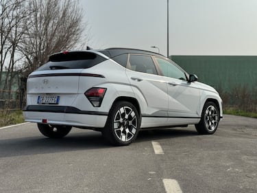 Hyundai Kona Electric: guarda la gallery del nuovo crossover elettrico da città 7