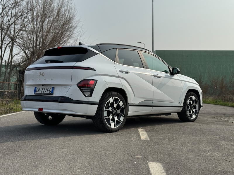 Hyundai Kona Electric: guarda la gallery del nuovo crossover elettrico da città 7