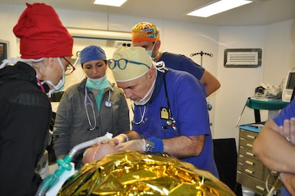 La portaerei Cavour sala operatoria per il progetto Operation Smile 1