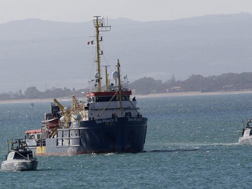 Sea Watch invitata alla Camera. Lega insorge: scontro con M5s