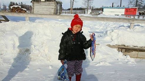 Bimba di 4 anni percorre otto chilometri nella neve per salvare la nonna
