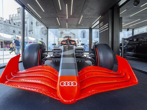 Il binomio dei quattro anelli: innovazione e bellezza. Presentata a Trento la Audi F1 Showcar