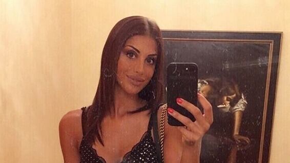 Fisico al top per Nicoletta Larini in Versilia