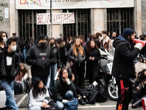 Occupazione del Brera ad alta tensione