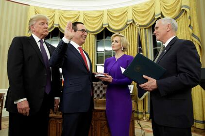 Louise Linton, una bionda alla Casa Bianca 15