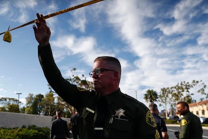 Sparatoria in una chiesa della California, arrestato un uomo di 60 anni 8
