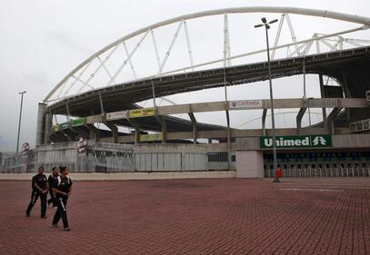 Rio, stadio a rischio crollo 1