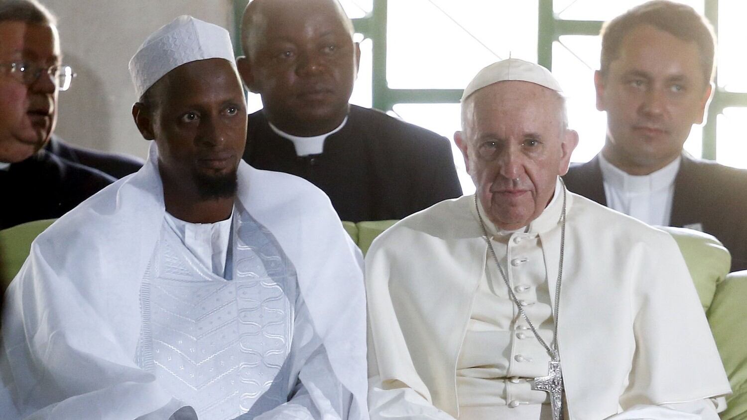 Povertà, carceri, aborto, islam. Ecco la misericordia di Francesco