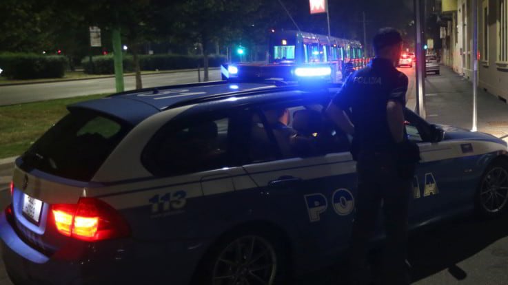 Botte agli agenti, poi la condanna. Ma il marocchino evade subito dai domiciliari