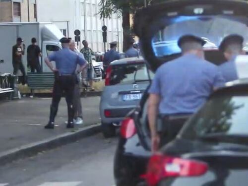 Un’altra rissa in strada a Milano, accoltellata gravemente una donna