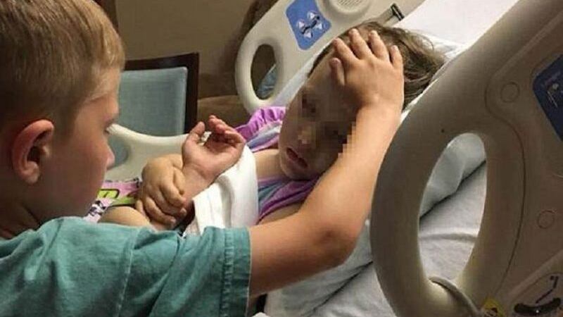 Forza e pietà nei 6 anni di Joy La mano è l'addio alla sorella