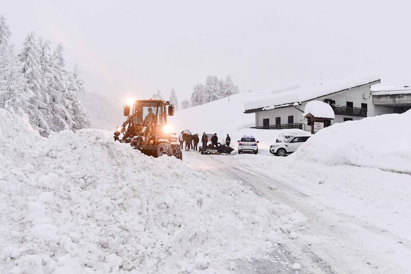 Maltempo, strade interrotte a Cervinia 6