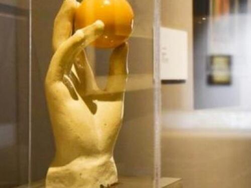 Entrano di nascosto e trafugano opera d'arte: beccati due rom di 10 anni