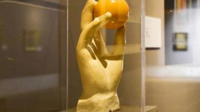 Entrano di nascosto e trafugano opera d'arte: beccati due rom di 10 anni