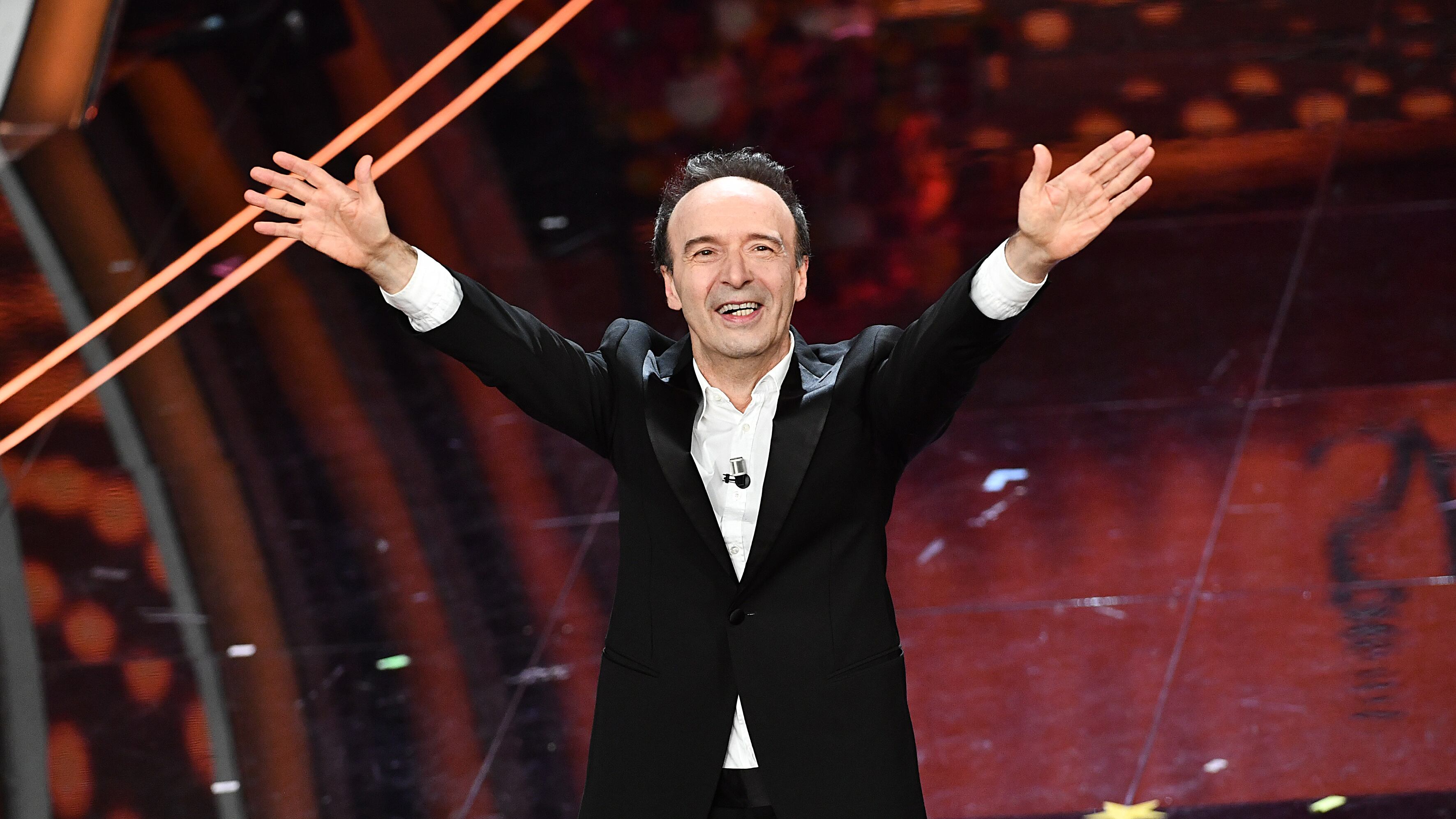Sanremo, l'annuncio a sorpresa: Benigni ospite della quarta serata