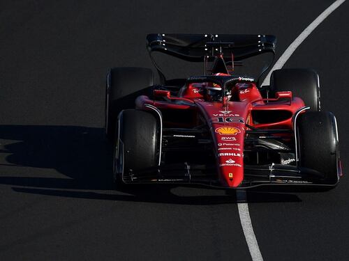 Disastro Verstappen. E Leclerc fa sognare davvero la Ferrari