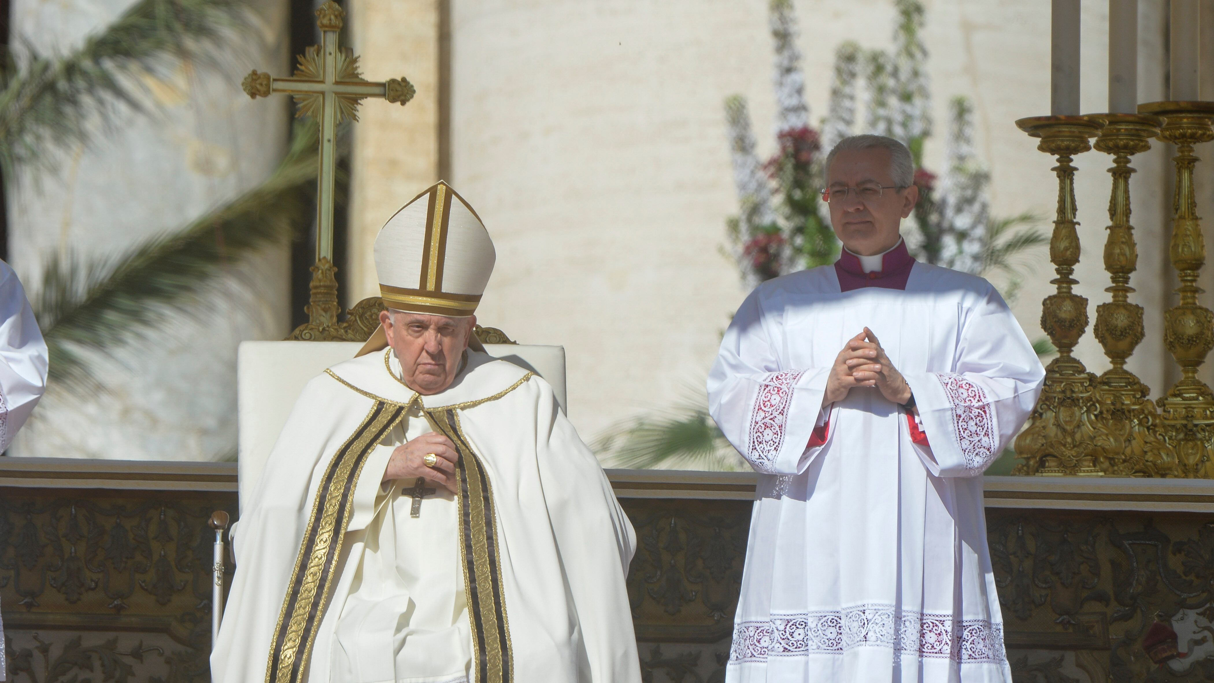 "Arrivi la luce della Pasqua sul popolo russo". La benedizione Urbi et Orbi del Papa
