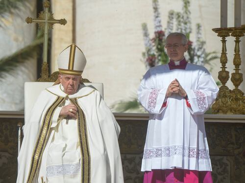 "Arrivi la luce della Pasqua sul popolo russo". La benedizione Urbi et Orbi del Papa