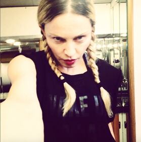 Le star che si fanno più selfie, da Madonna a Kim Kardashian 50