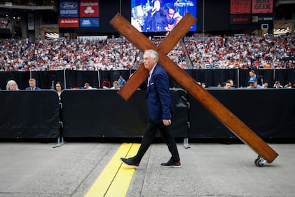 Il lungo addio a Charlie Kirk in Arizona 9
