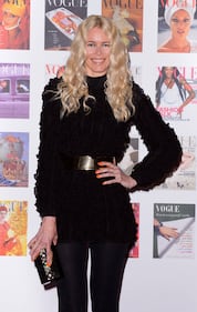 Claudia Schiffer irriconoscibile alla festa di Vogue 4