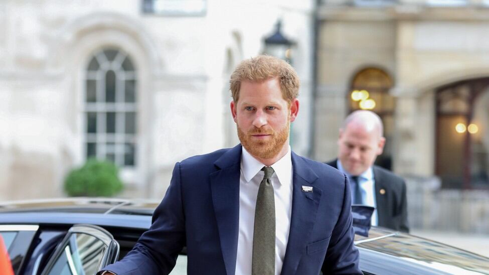 Bufera sul Principe Harry. La royal family è preoccupata per il suo comportamento