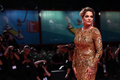Il red carpet di Venezia brilla con Laura Chiatti 1
