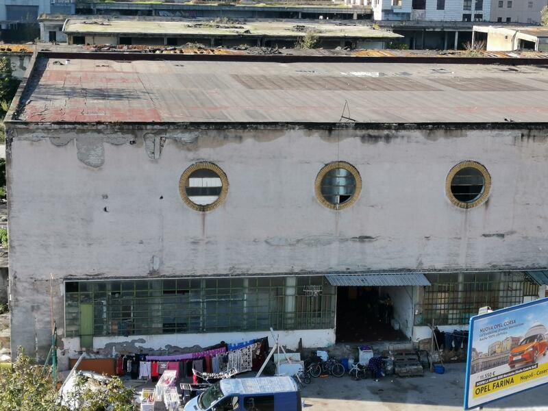 Napoli, l'accampamento dei rom nell'ex mercato ortofrutticolo 9