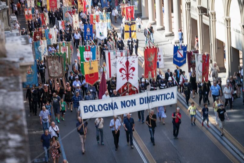 Bologna, l'anniversario della strage. Mattarella: "Segno indelebile nella coscienza civile italiana" 9