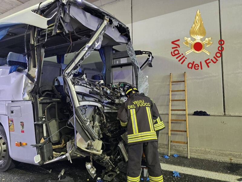 Schianto bus galleria di Lomazzo (Pedemontana)