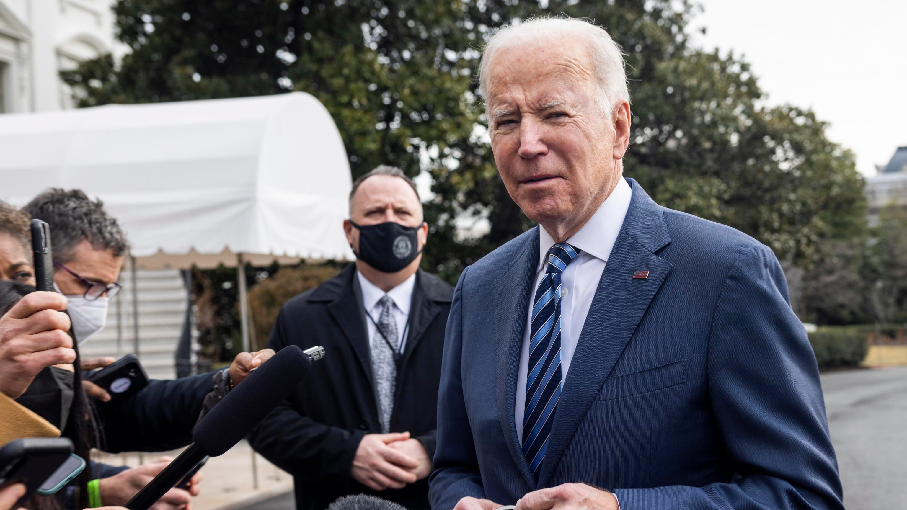 Le bombe nel Donbass e l'allarme degli Usa: "Invasione imminente". Ma Blinken propone un summit con Mosca