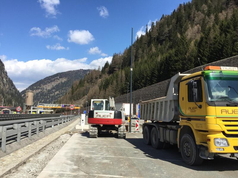 L'Austria erige il muro al Brennero 4