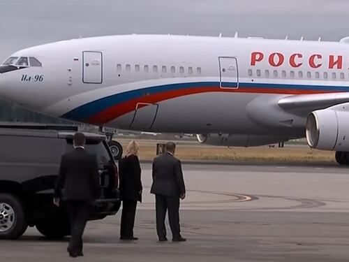 Gli aerei segreti di Putin: piani fantasma, jet di scorta, rotte vietate per il volo dello zar in Ungheria