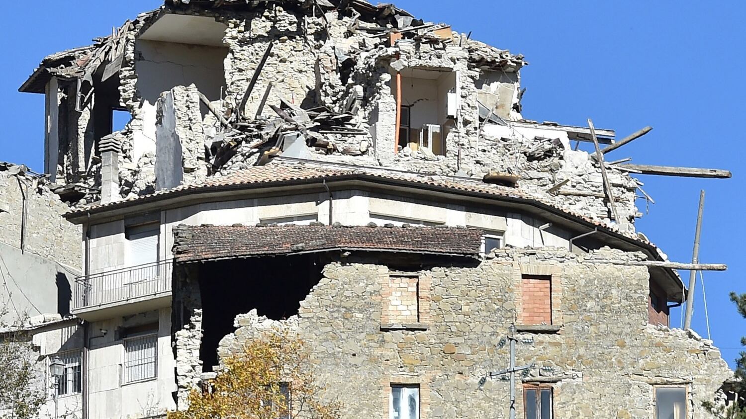 Schiaffo delle Marche ai suoi terremotati: "10 milioni per le bici"
