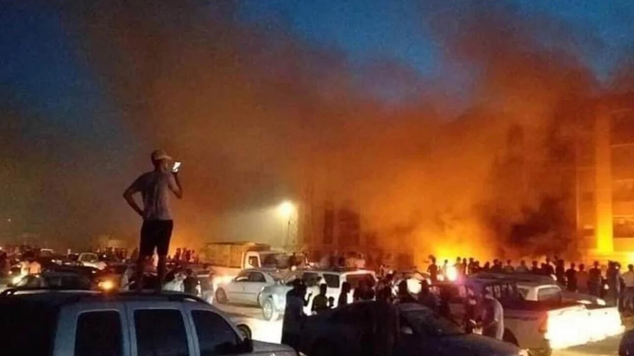 Rabbia e proteste in Libia: assalto al parlamento