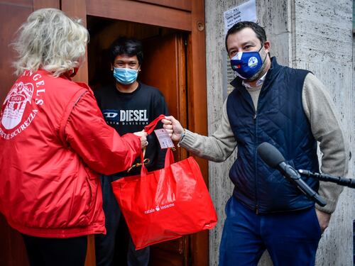 Polemica sulla beneficenza di Salvini. Ecco cosa è successo davvero