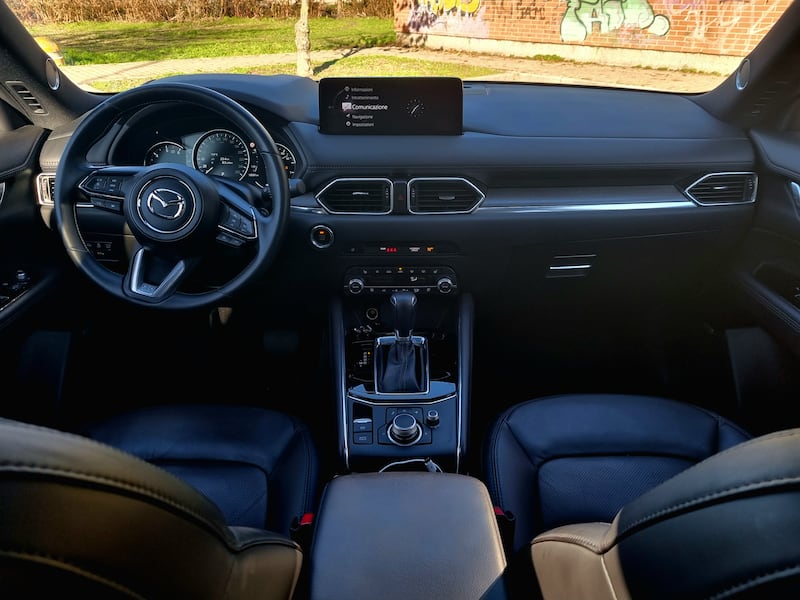 Mazda CX-5 2023, guarda le foto 10