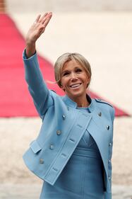 Brigitte Macron arriva all'Eliseo: ecco la nuova Prèmiere Dame 5