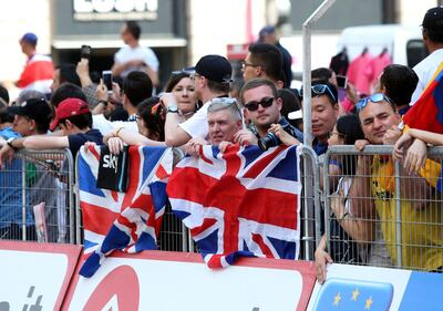 Ultima tappa del Giro d'Italia, i tifosi in attesa a Milano 9