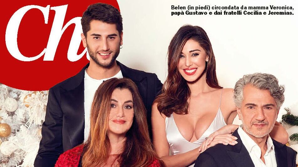 La famiglia Rodriguez insieme per Natale. Belen: "Voglio una legge per le donne"