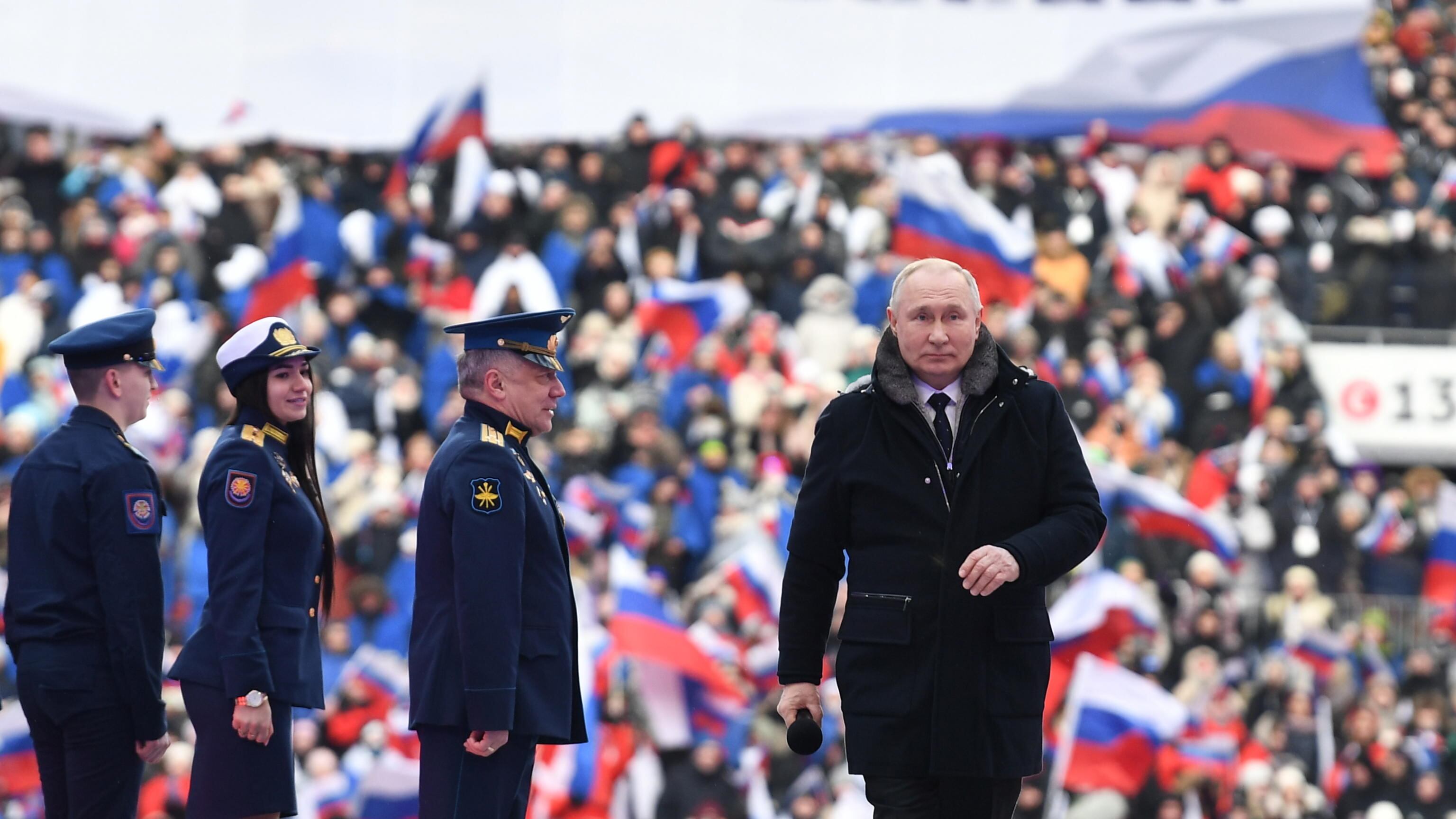 "Battaglia per la nostra gente": Putin torna a parlare a Mosca