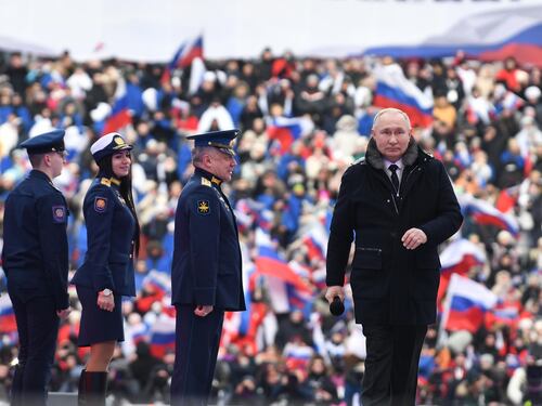 "Battaglia per la nostra gente": Putin torna a parlare a Mosca