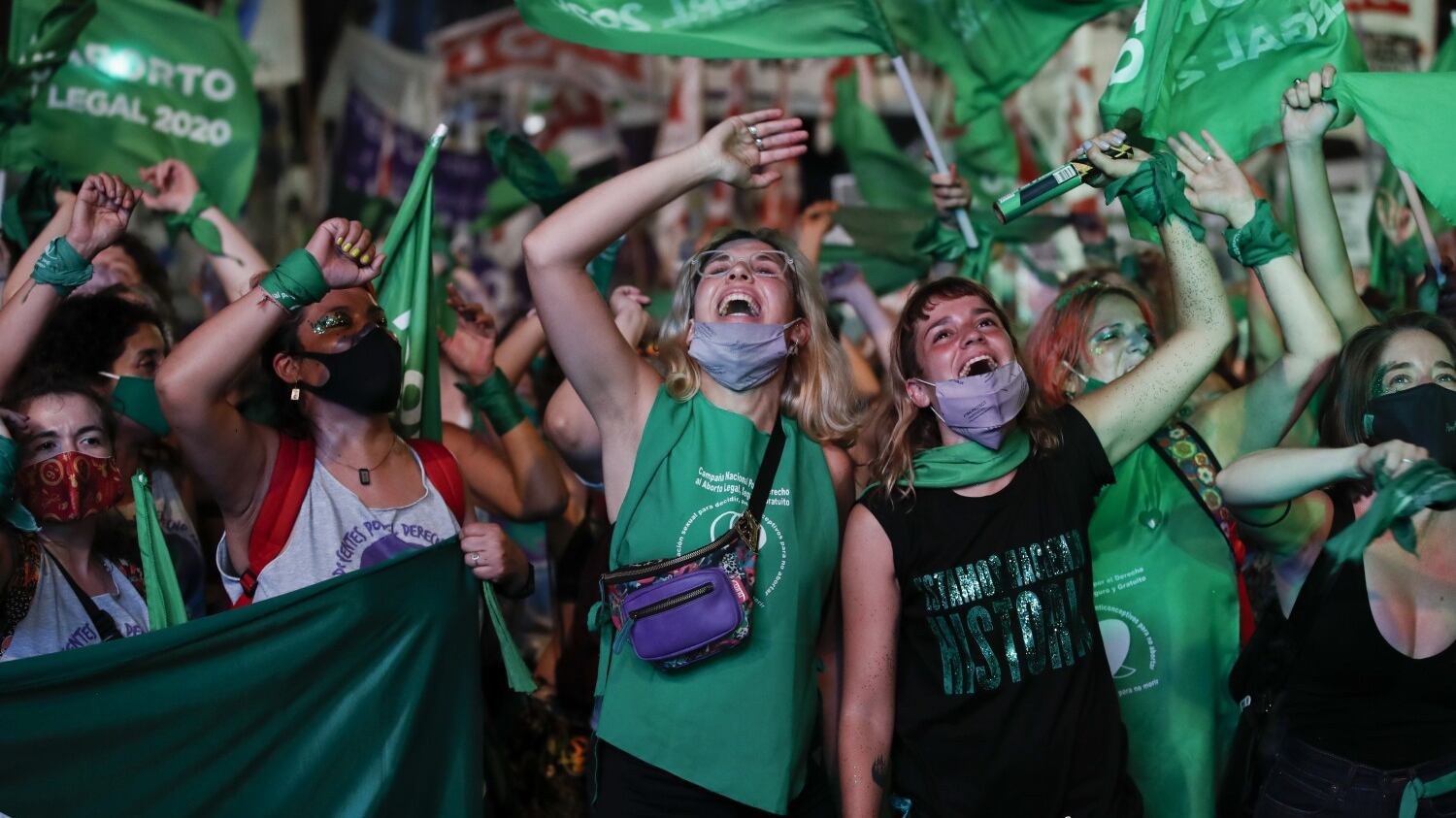 Argentina, aborto legale. Vittoria delle femministe. Battuto Papa Francesco