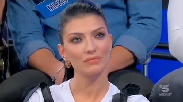 Uomini e Donne, Giovanna Abate fa le prove da tronista e anticipa il no a Giulio Raselli