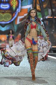 Gigi e Bella Hadid: la coppia è da urlo 17