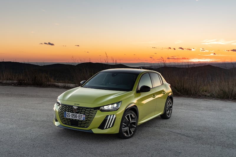 Peugeot e-208, guarda la gallery 20